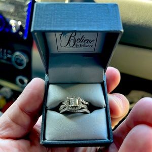 Women’s wedding rings size 7